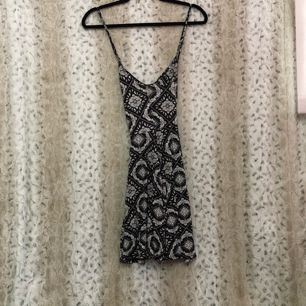 🔴Fit & Flare Pattern Sun Dress - Picture 2 of 4